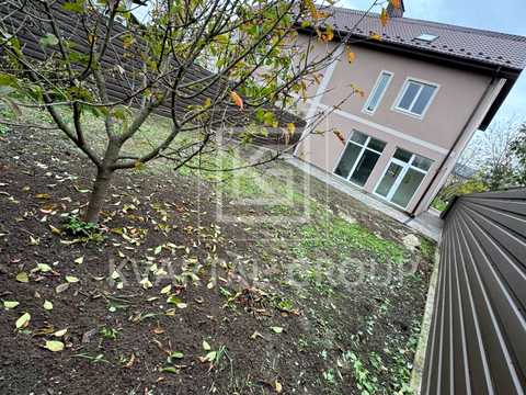 будинок за адресою Центральна вул., 30