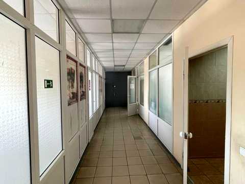 комерційна за адресою Чорновола В'ячеслава, 4
