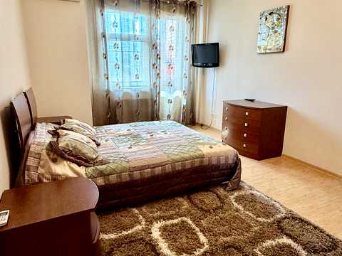 квартира за адресою В'ячеслава Чорновола вул., 44