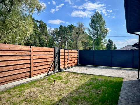будинок за адресою с. Михайлівка-Рубежівка, Успішна