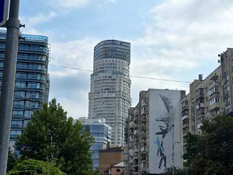 паркомісце за адресою Кловський узвіз, 7