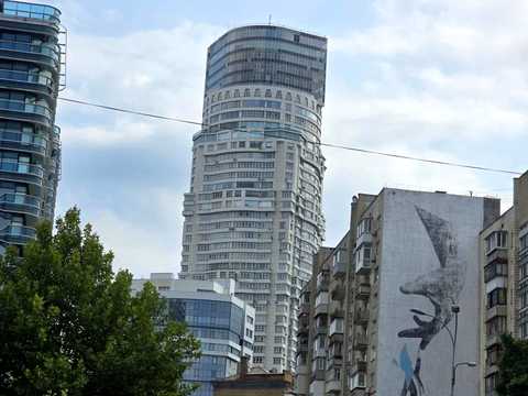 паркомісце за адресою Кловський узвіз, 7