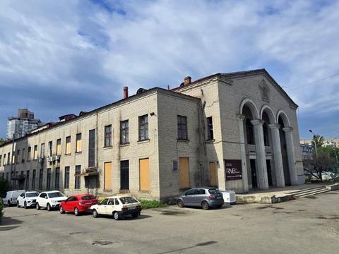 комерційна за адресою Бориспільська вул., 10