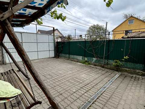 будинок за адресою Центральна вул., 6