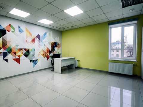 комерційна за адресою Джорджа Вашингтона вул. (Батальна), 4