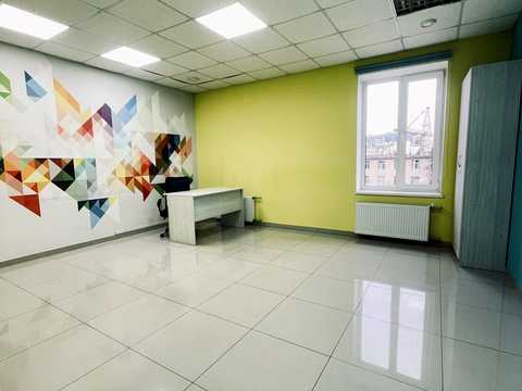 комерційна за адресою Джорджа Вашингтона вул. (Батальна), 4