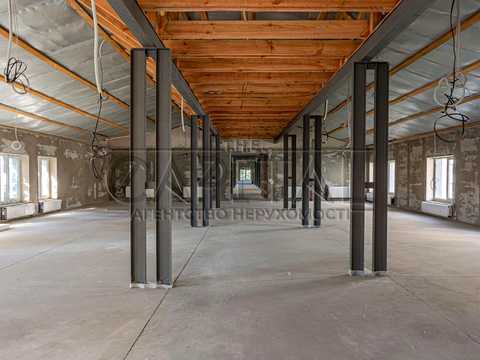 комерційна за адресою Полкова вул., 1