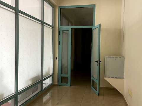 комерційна за адресою Канатна вул., 22