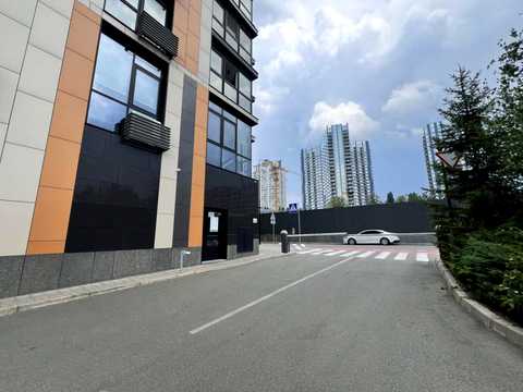 паркоместо по адресу Джона Маккейна ул. (Івана Кудрі), 3