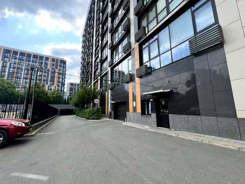 паркоместо по адресу Джона Маккейна ул. (Івана Кудрі), 3