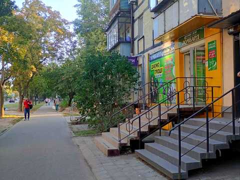 комерційна за адресою Петра Калнишевського просп. (Косіора), 36