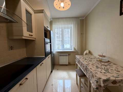 квартира за адресою Дачна вул. (Бориса Гаріна), 51