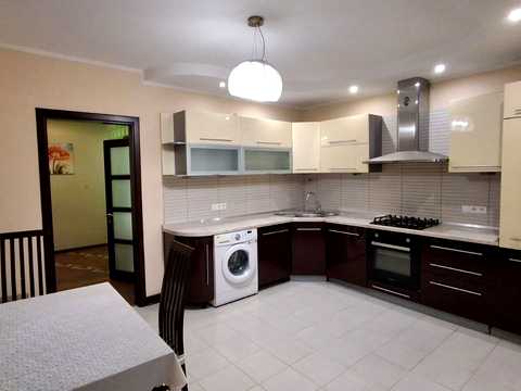 квартира за адресою Паркова вул., 77
