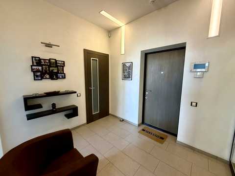 квартира за адресою Дніпровська набережна вул., 14-Б