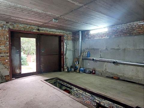 комерційна за адресою Кам'янецька вул., 98