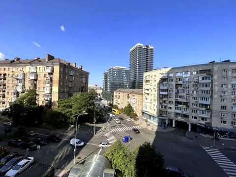 комерційна за адресою Кловський узвіз, 7