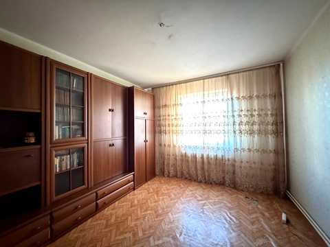 квартира по адресу Владимира Момота ул., 40