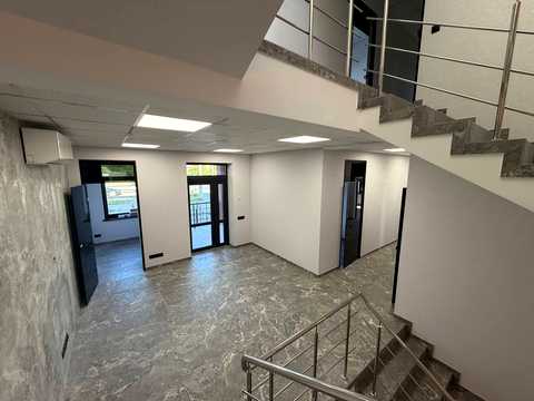 комерційна за адресою Передова вул., 3