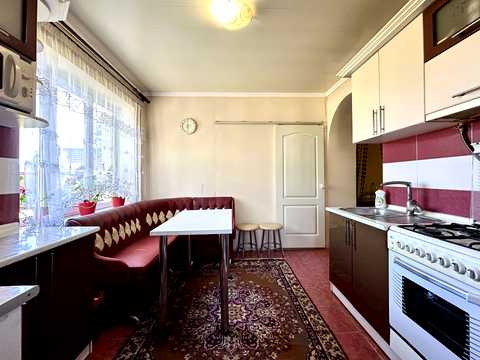 дом по адресу Прикарпатська