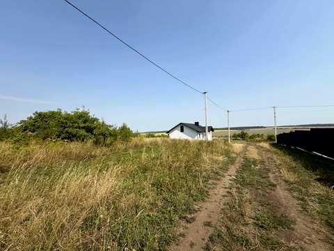 ділянка за адресою с. Лісові Гринівці, Центральна вул.