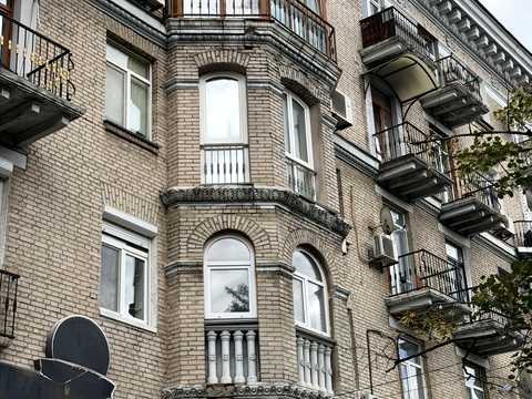 комерційна за адресою Лютеранська вул., 21/12