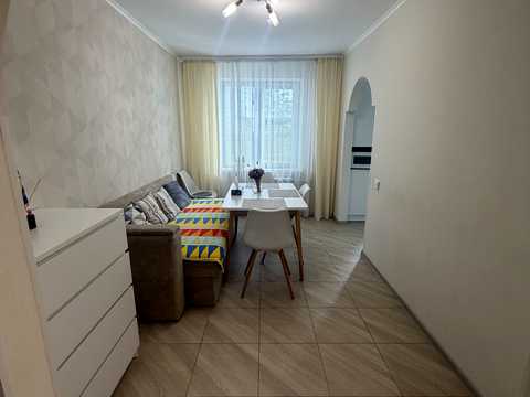квартира за адресою Наукова вул., 18