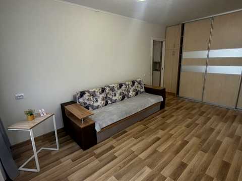 квартира за адресою Наукова вул., 18