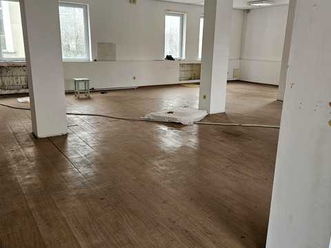 комерційна за адресою Хмельницька вул., 10