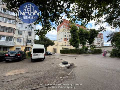 комерційна за адресою Чернівці, Сергія Скальда вул. (Комарова), 31-В