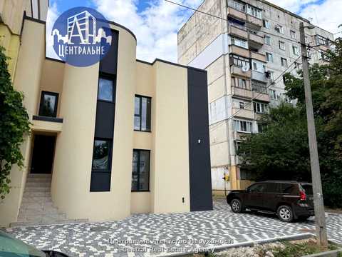 комерційна за адресою Чернівці, Сергія Скальда вул. (Комарова), 31-В