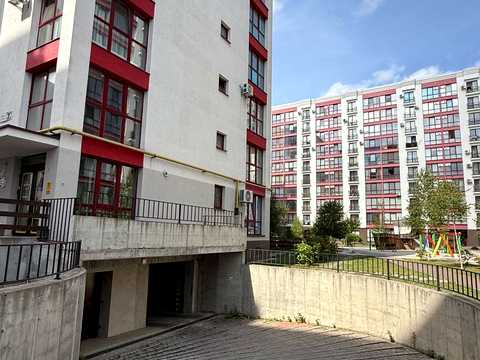 паркомісце за адресою с. Крихівці, Бастіонна вул., 7