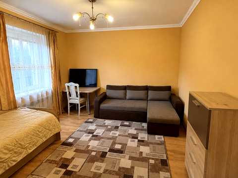 квартира за адресою Рівне, Дворецька вул., 40