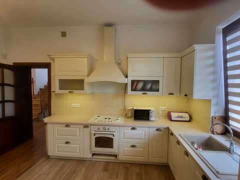 будинок за адресою Поперечна вул., 28