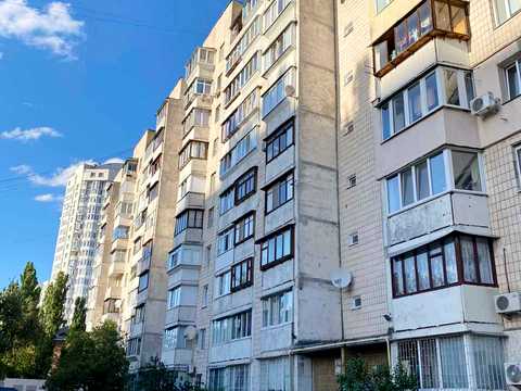 квартира за адресою Автозаводська вул., 93