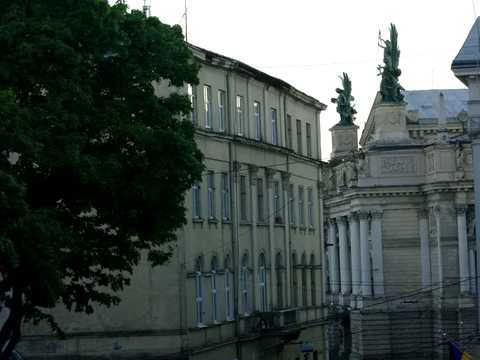 квартира по адресу Театральная ул., 24