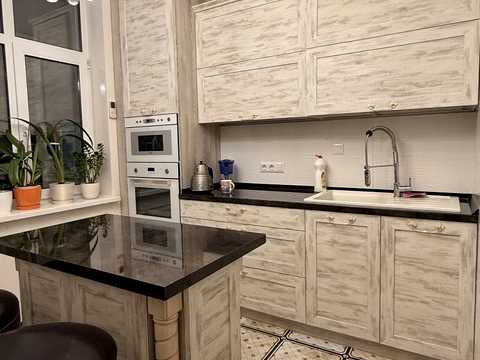 квартира за адресою Анни Ахматової вул., 22