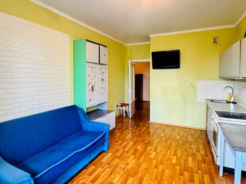 квартира за адресою Анни Ахматової вул., 35