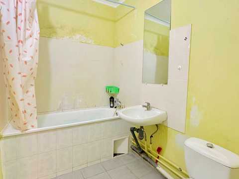 квартира за адресою Анни Ахматової вул., 35