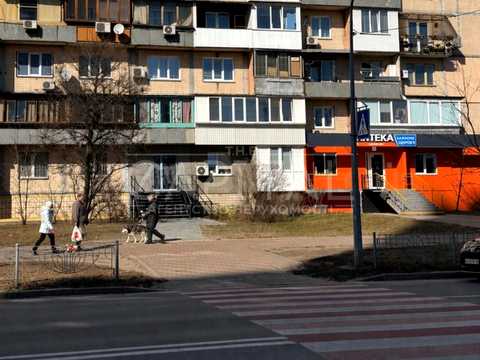 комерційна за адресою Павла Тичини просп., 9