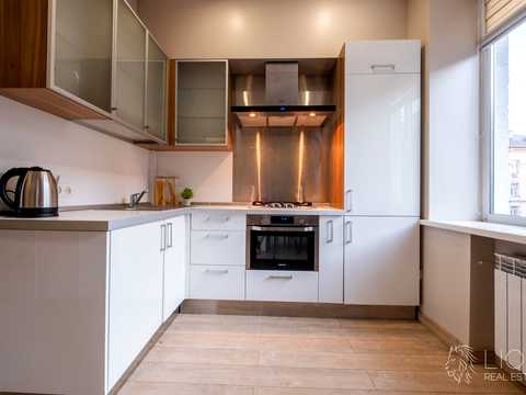 квартира за адресою Турівська вул., 32