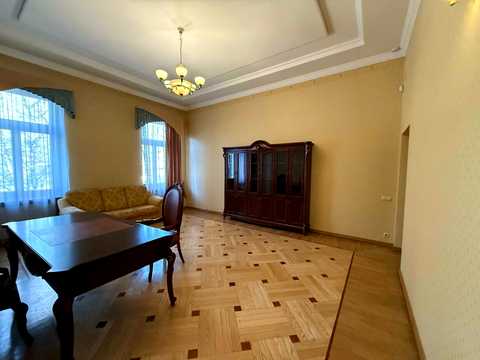 квартира по адресу Крушельницкой ул., 3