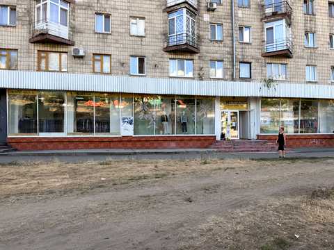 комерційна за адресою Харківське шосе, 8