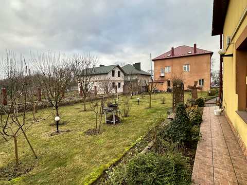 комерційна за адресою стрийська, 36а