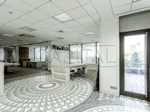 комерційна за адресою Саперно-Слобідська вул., 22