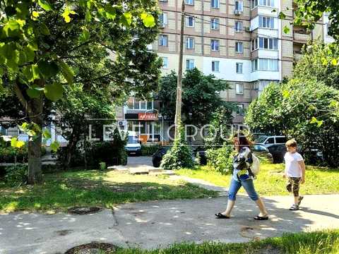 комерційна за адресою Академіка Єфремова вул. (Командарма Уборевича), 3