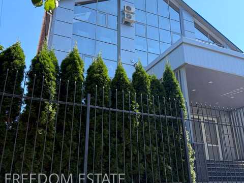 комерційна за адресою Раїси Кириченко вул. (Рози Люксембург), 55