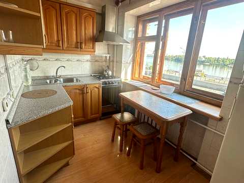 квартира за адресою Набережно-Хрещатицька вул., 11