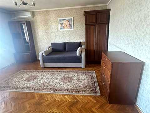 квартира за адресою Набережно-Хрещатицька вул., 11