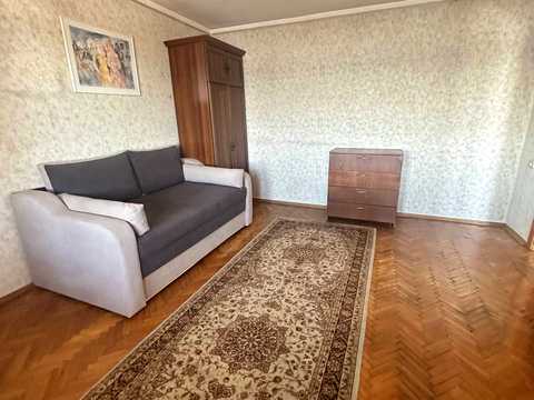 квартира за адресою Набережно-Хрещатицька вул., 11