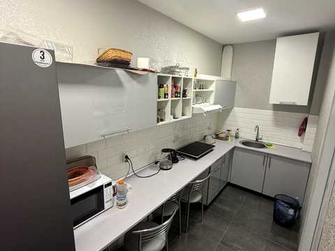комерційна за адресою Центральна, 44